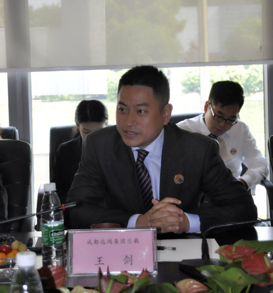 四川远鸿小角楼酒业有限公司执行董事,总经理王剑