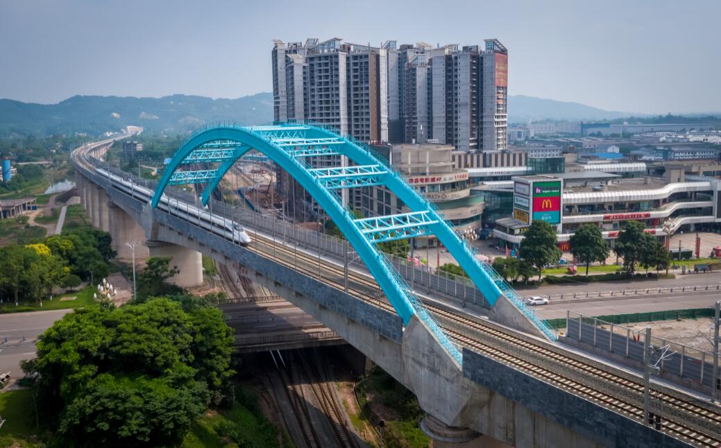 开通初期,铁路部门安排开行动车组列车11对,其中泸州至贵阳北1对,泸州