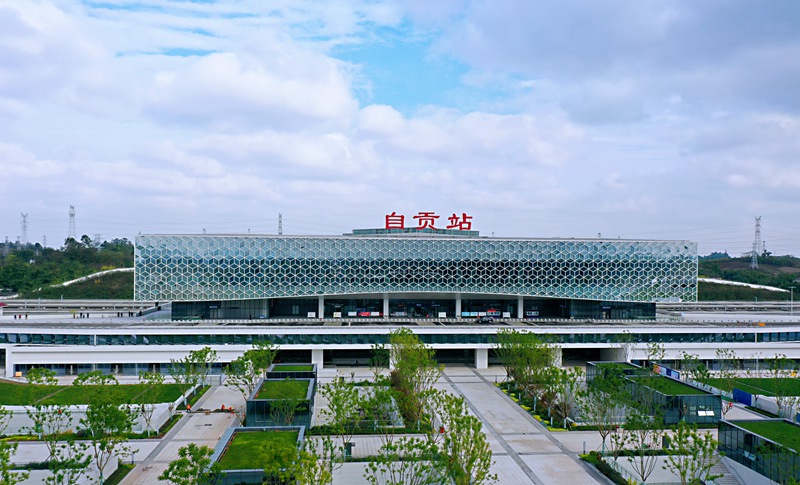 四川新闻网-首屏新闻自贡4月19日讯 (记者 徐昭磊)每周一,家住成都