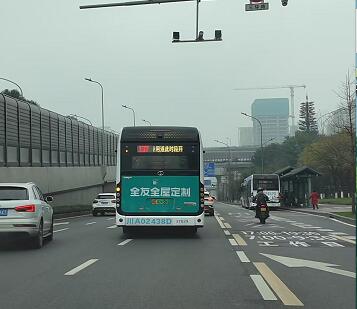 公交车.jpg